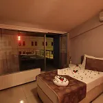 Hotel Deluxe